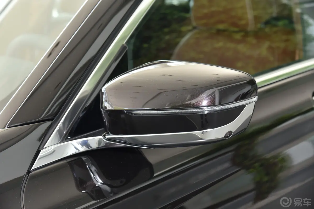 宝马7系改款 750Li xDrive V8 豪华套装主驾驶后视镜背面