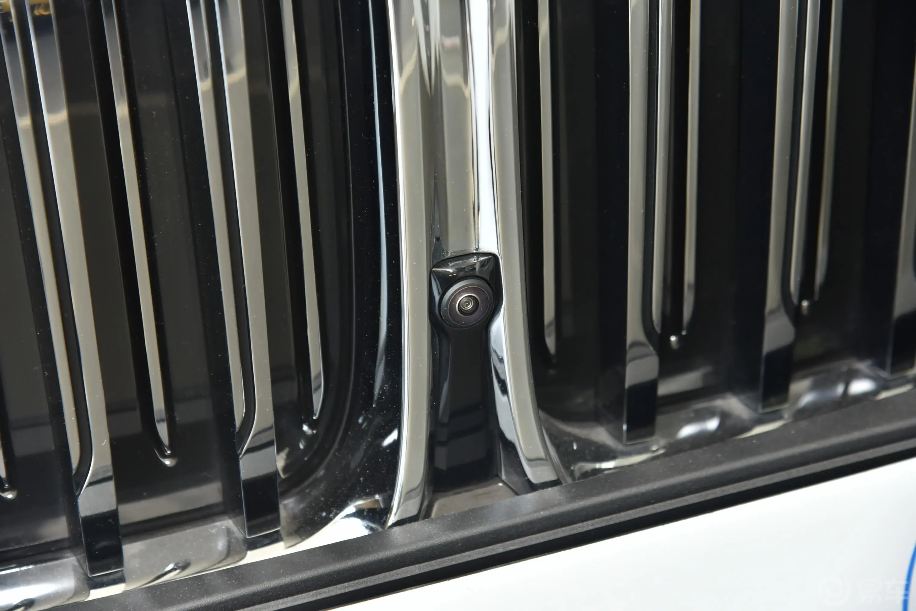 宝马7系改款 750Li xDrive V8 豪华套装外观