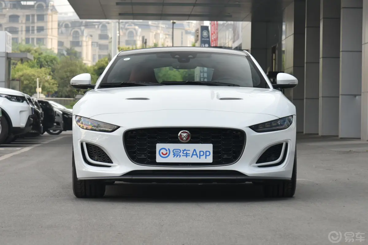 捷豹F-TYPE2.0T 后驱 First Edition硬顶版正前水平