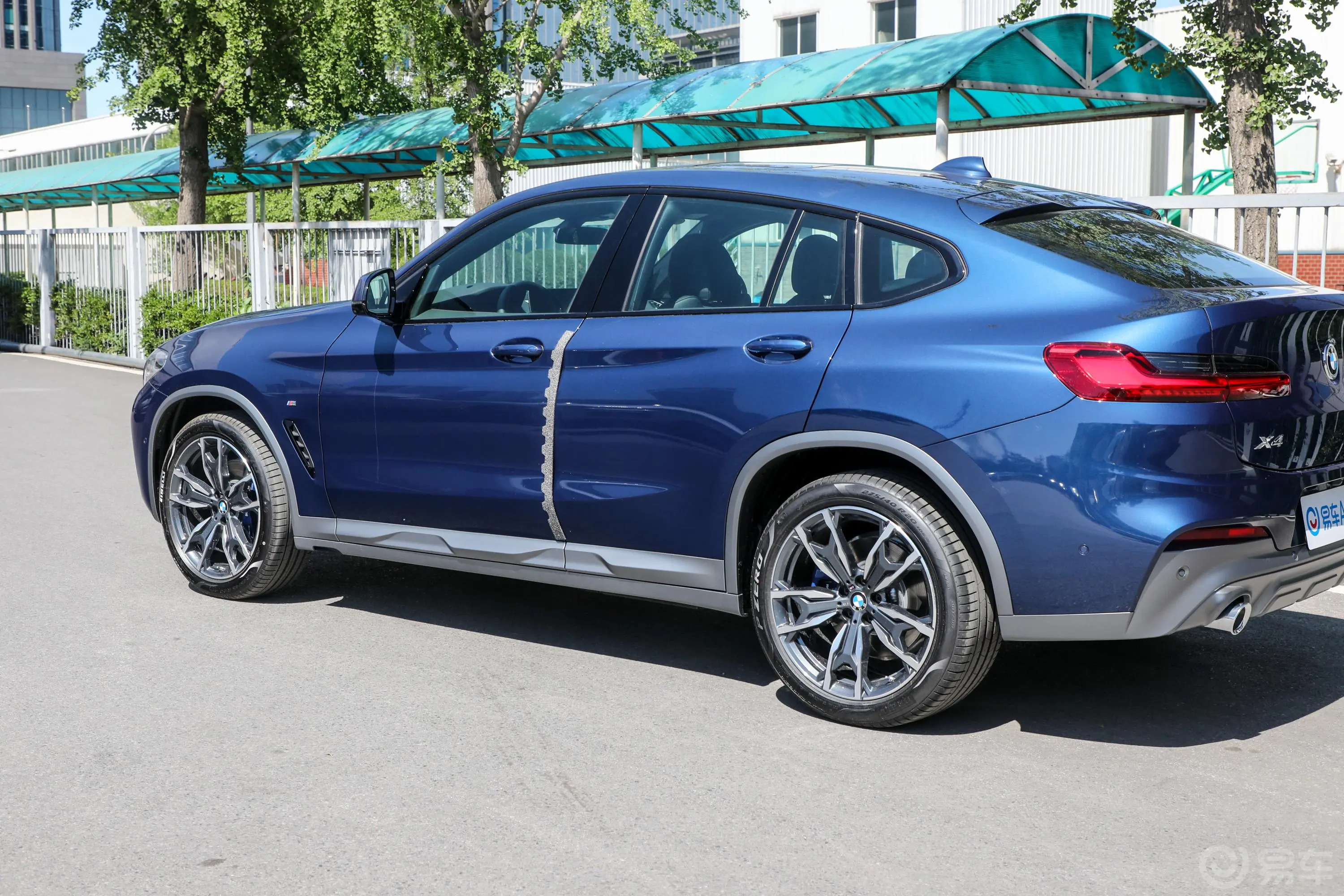 宝马X4xDrive30i M越野套装外观