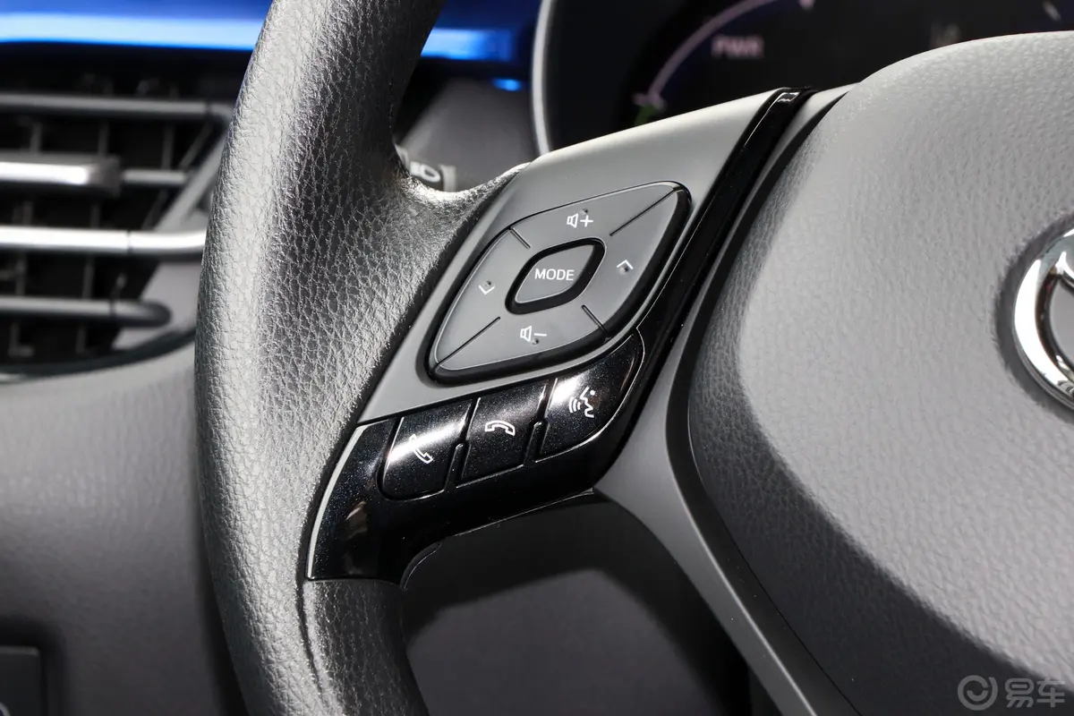 丰田C-HR EV豪华天窗版左侧方向盘功能按键