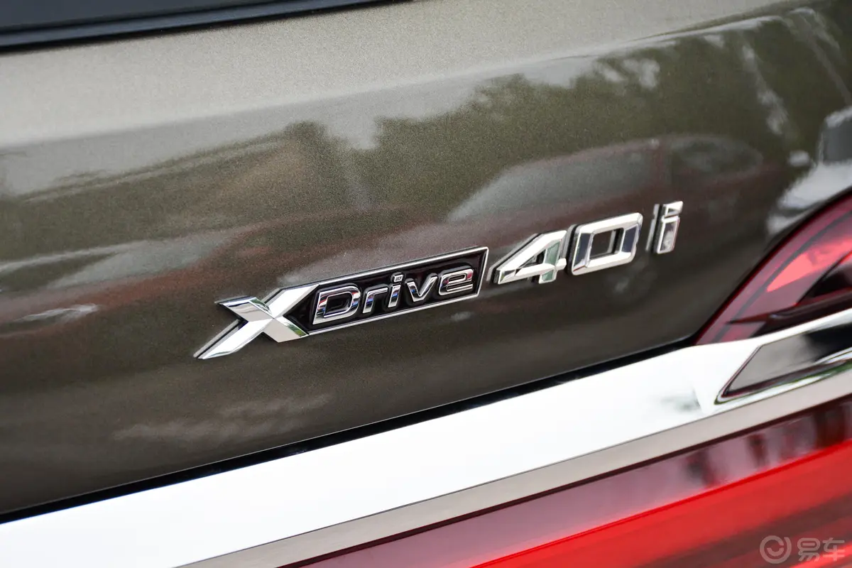 宝马X7xDrive40i 行政型 豪华套装外观