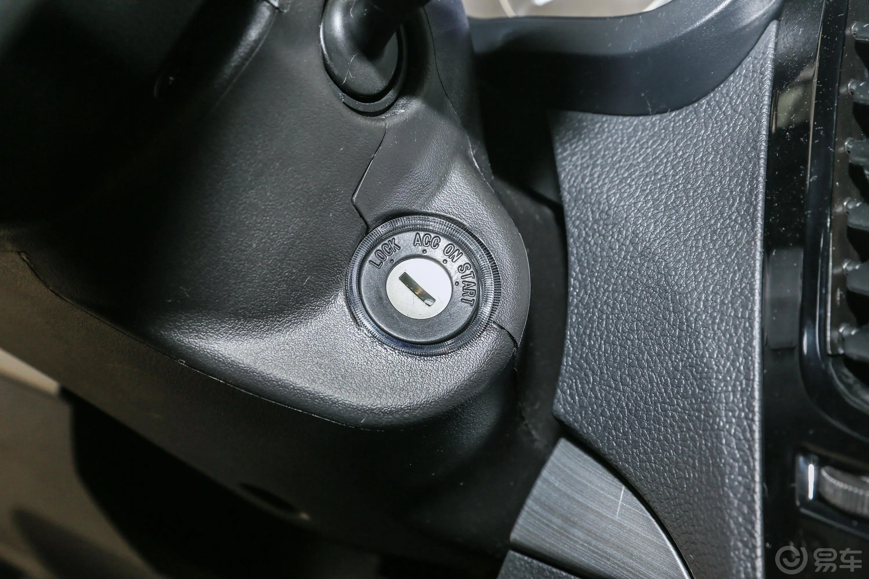 威虎越野版 1.5T 手动两驱大双标准型 汽油 国VI钥匙孔或一键启动按键