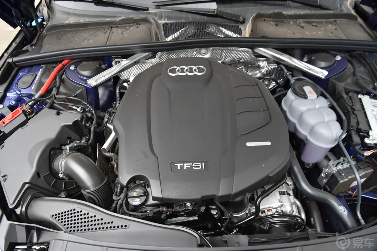 奥迪A4L40 TFSI 豪华致雅型外观