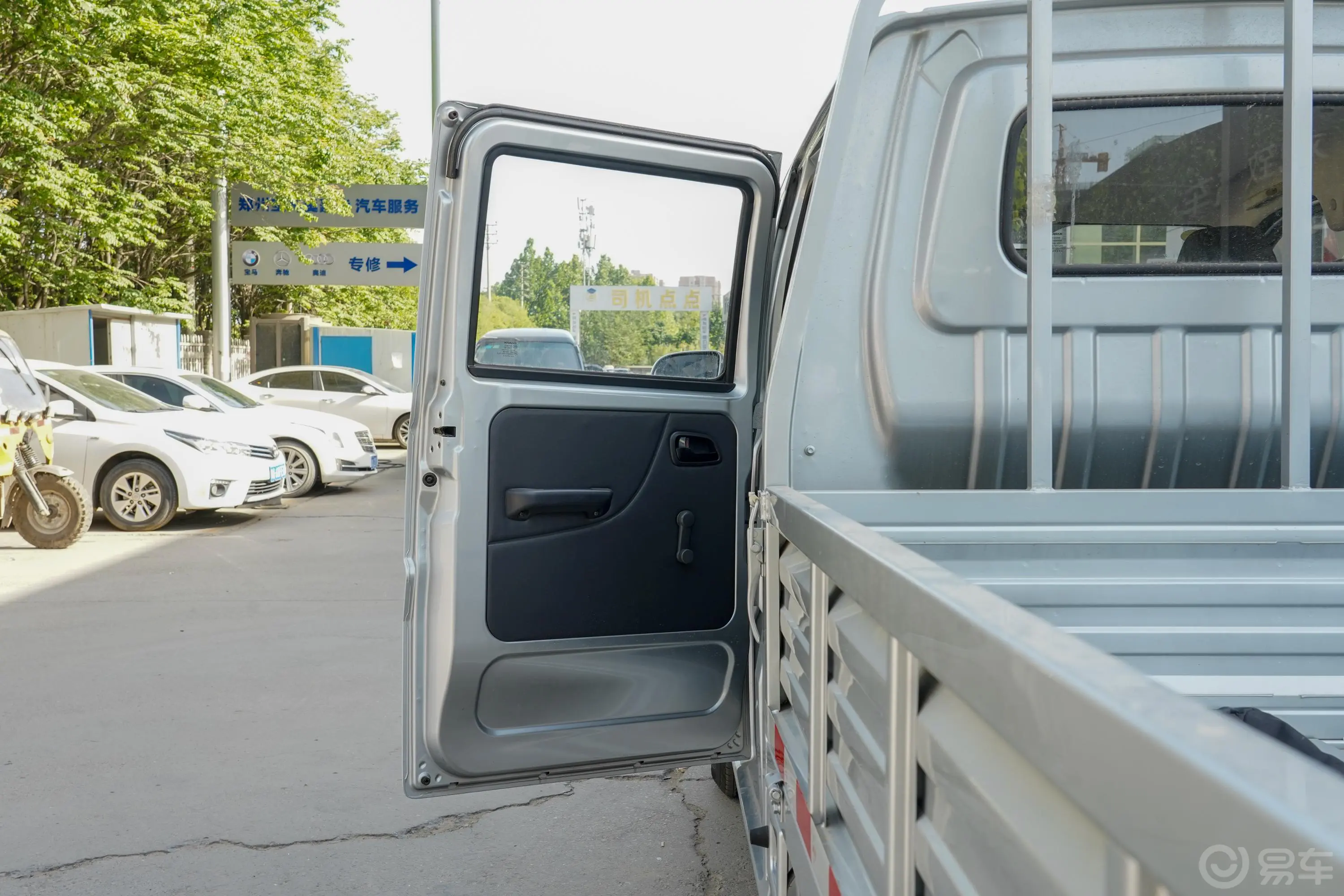 神骐T10载货车 1.5L 双排舒适版（745KG）驾驶员侧后车门
