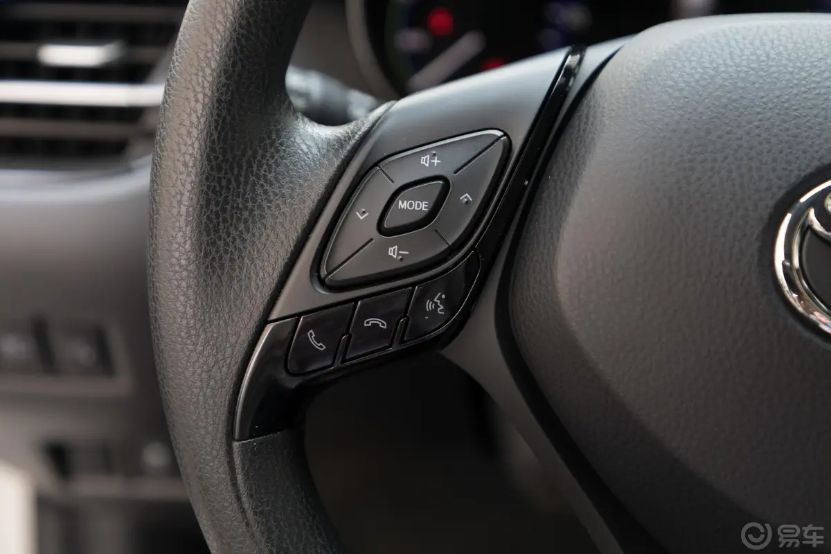 丰田C-HR EV豪华版左侧方向盘功能按键