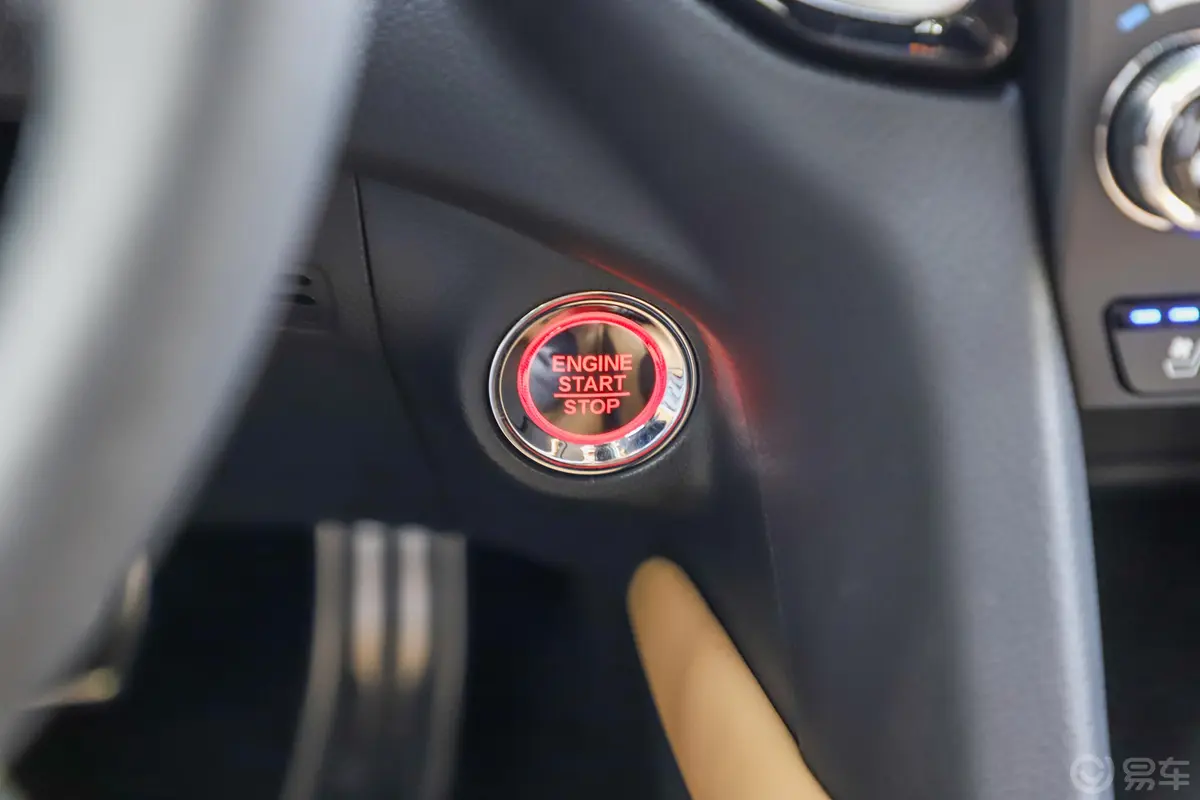 本田UR-V370TURBO 四驱 尊耀版钥匙孔或一键启动按键