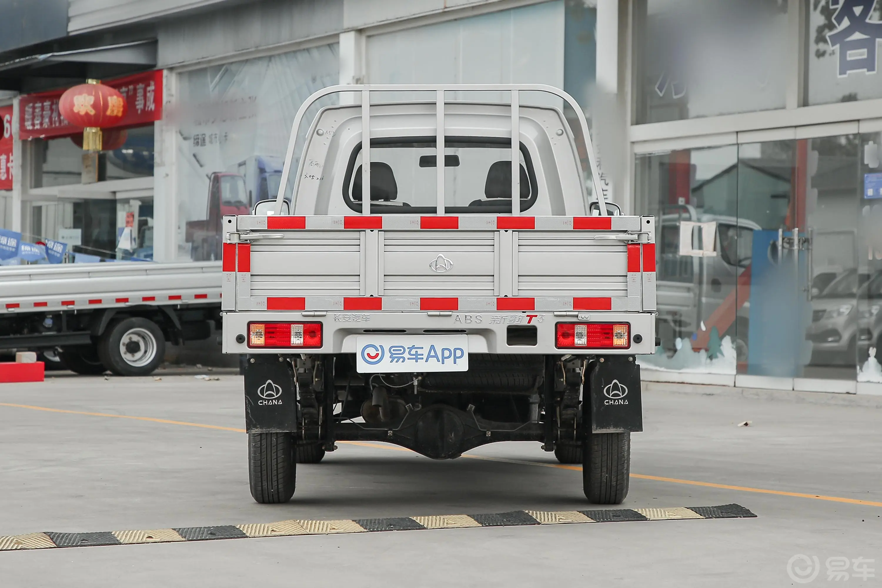 新豹T3载货汽车N1 1.5L 单排单后轮 标准版（5.13米） SC1031TMD61 汽油 国VI正后水平