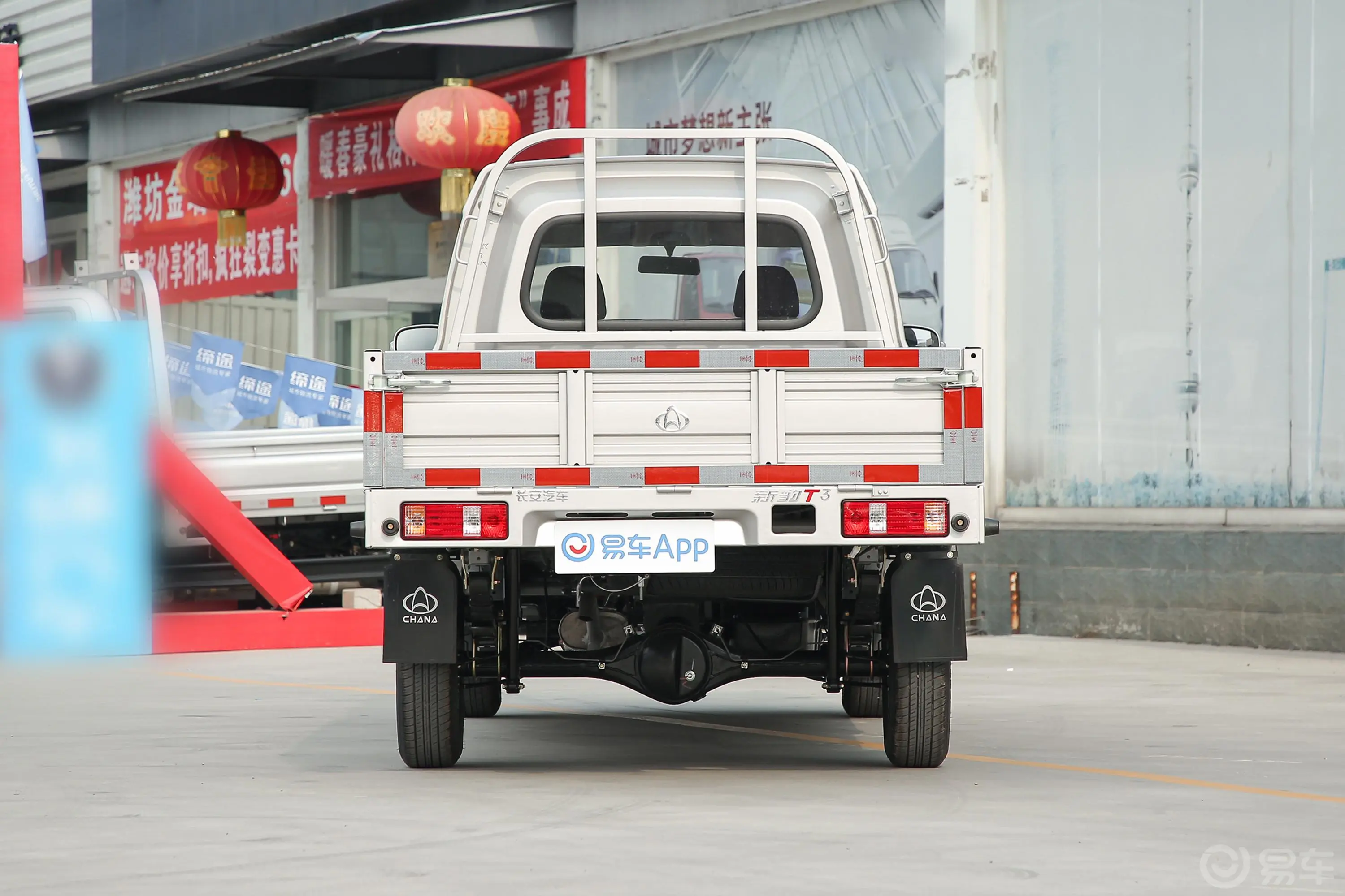 新豹T3载货汽车N1 1.5L 双排单后轮 标准版 SC1031TFS6A1 汽油 国VI正后水平