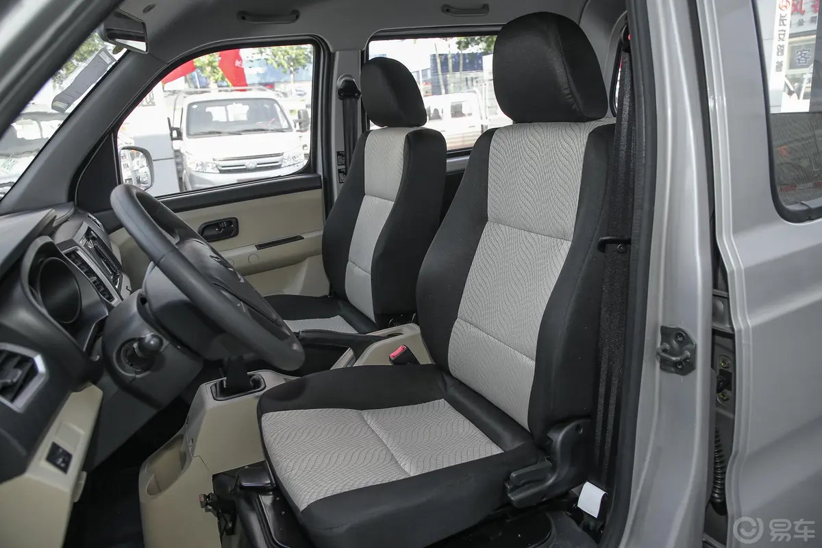 新豹T3载货汽车N1 1.5L 双排单后轮 舒适版 SC1031TFS61 汽油 国VI驾驶员座椅