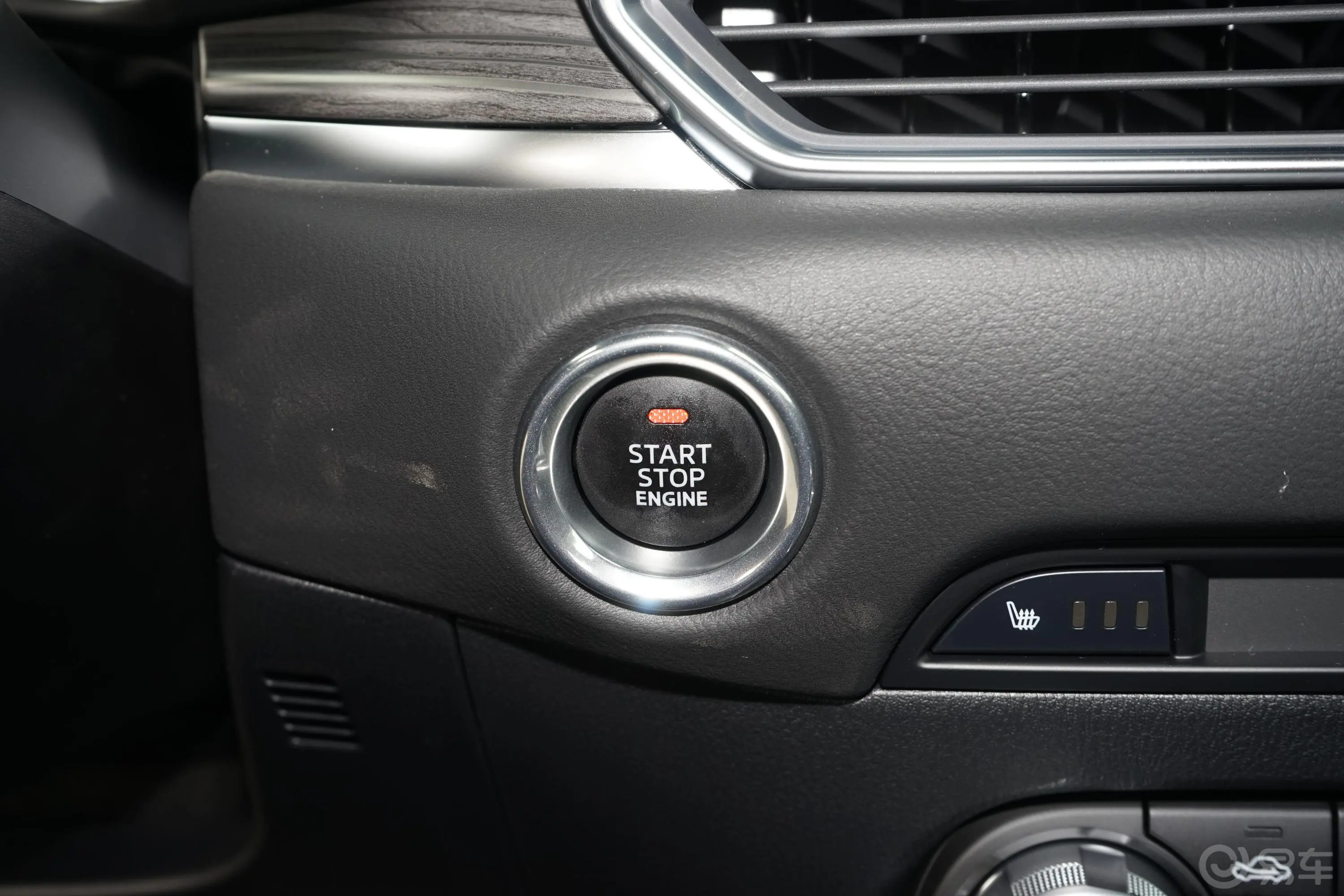 马自达CX-5改款 2.5L 手自一体 四驱 智尊型钥匙孔或一键启动按键