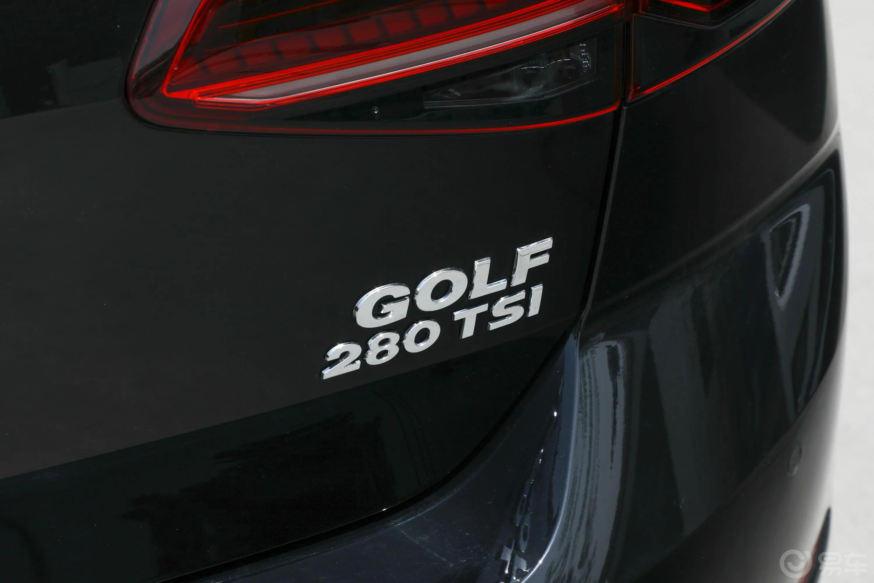 高尔夫挚爱版 280TSI 双离合 R-Line型外观