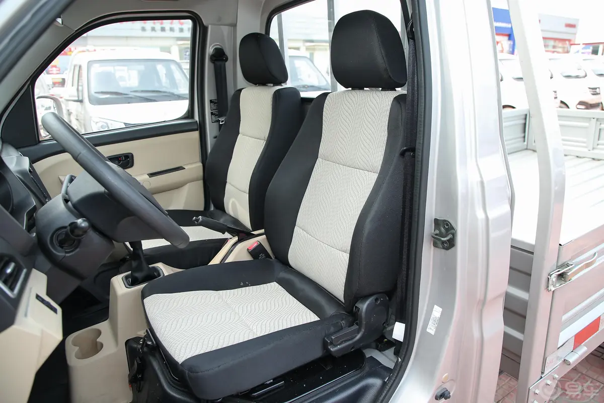 跨越王X1载货汽车N1 1.5L 单排单后轮 舒适版 SC1031XND64 汽油 国VI驾驶员座椅