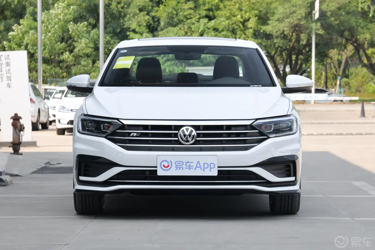 速腾280TSI 双离合 R-Line 国VI正前水平