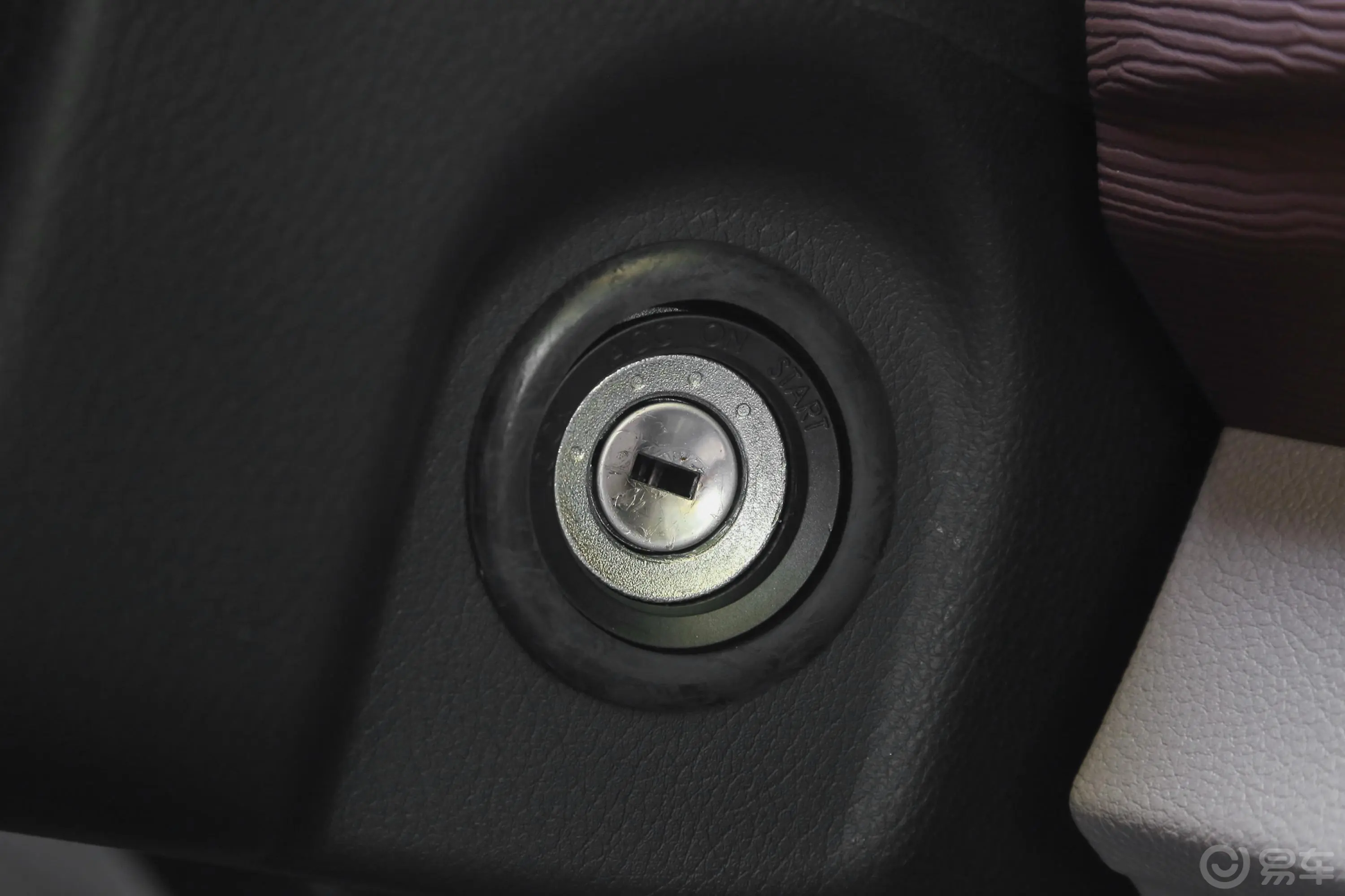 菱智M5L 1.6L 手动 舒适型 9座钥匙孔或一键启动按键
