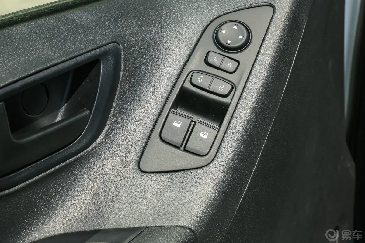 大通G10改款 PLUS 1.9T 手动 智享版 柴油 国V车窗调节整体
