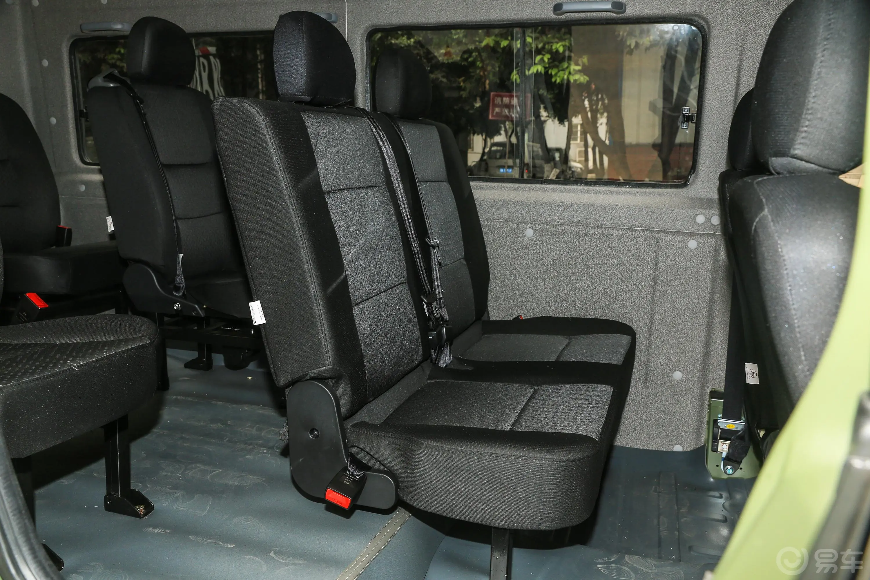 勇士2.4T 手动 四驱 四门汽油版 国VI后排座椅