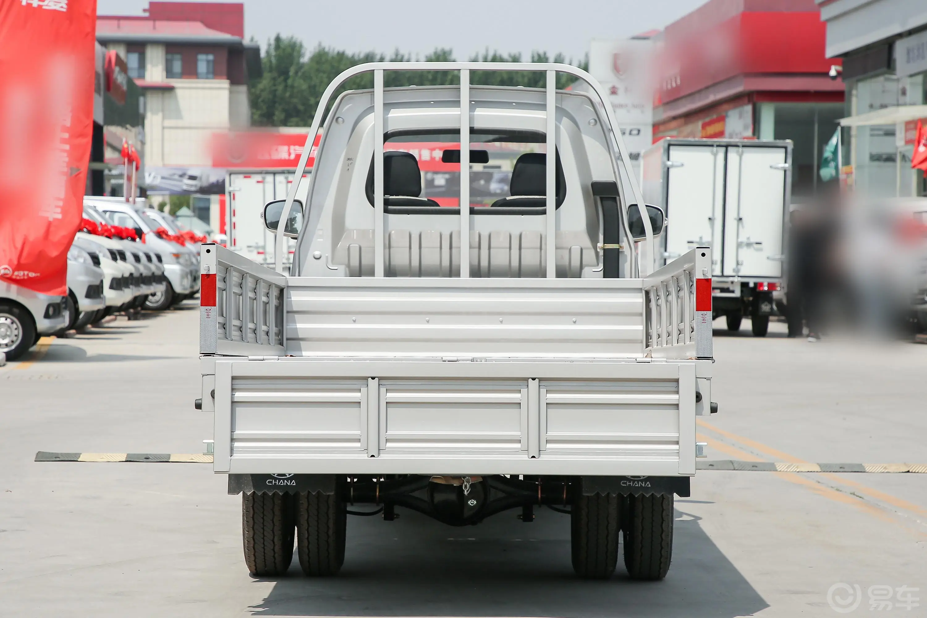 跨越王X1载货汽车N1 1.5L 单排双后轮 标准版 SC1021XDD67 汽油 国VI空间