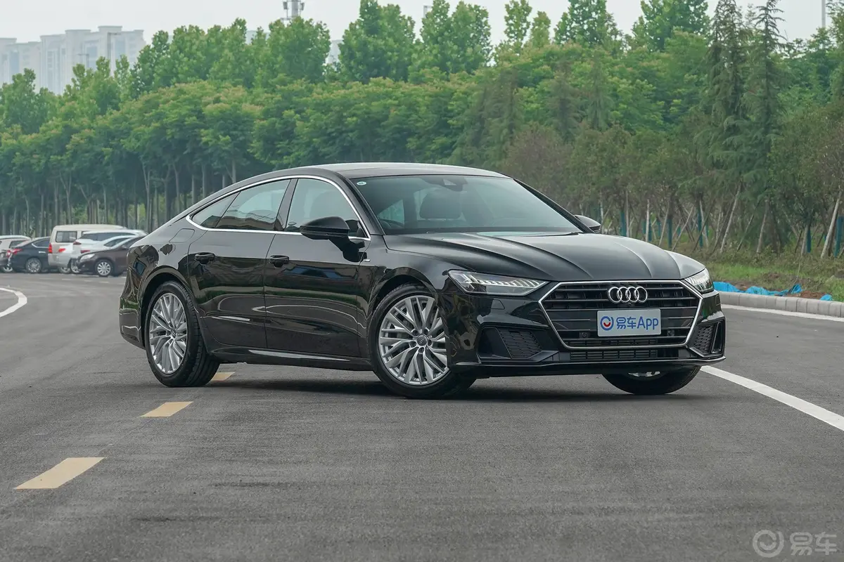 奥迪A745 TFSI 专享型前轮毂造型