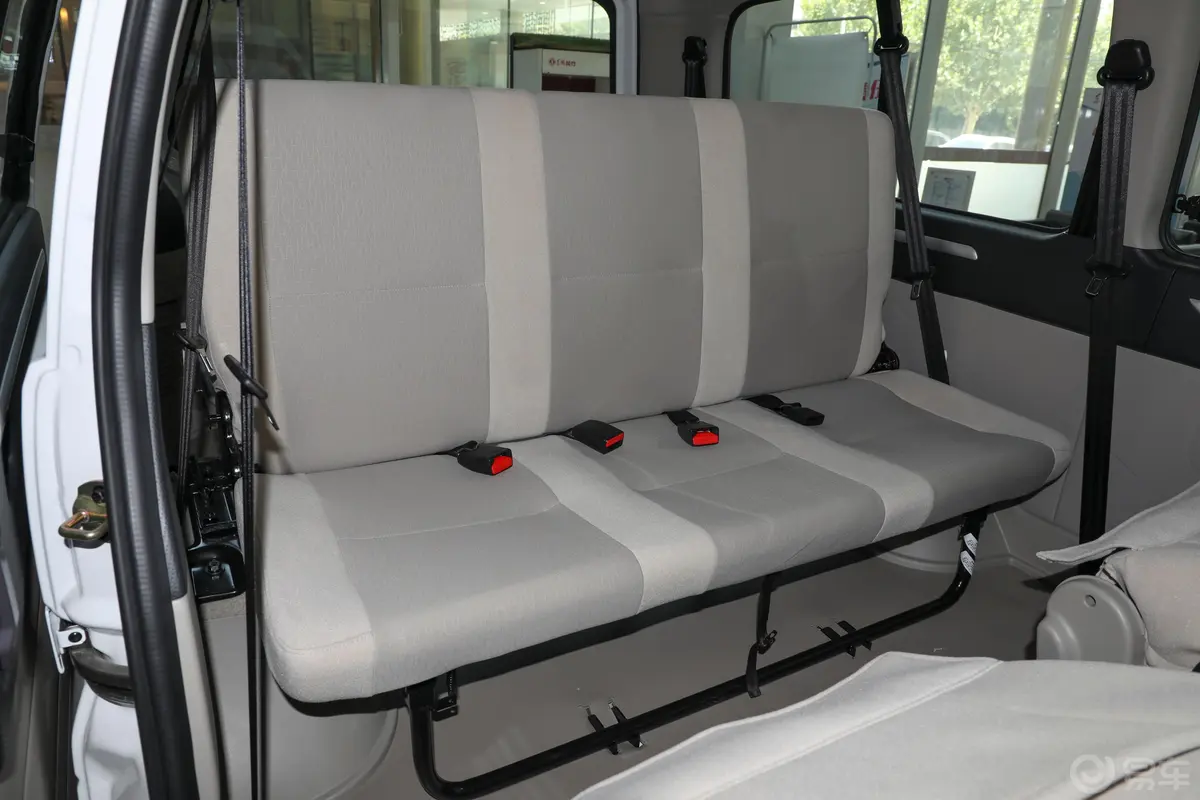 菱智M5 EV长航版 舒适型 7座第三排座椅
