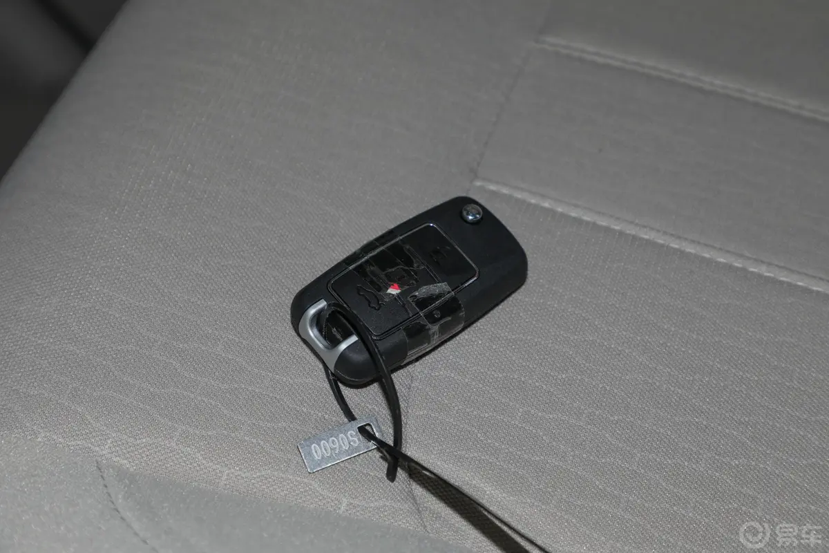 菱智M5 EV长航版 舒适型 7座钥匙正面