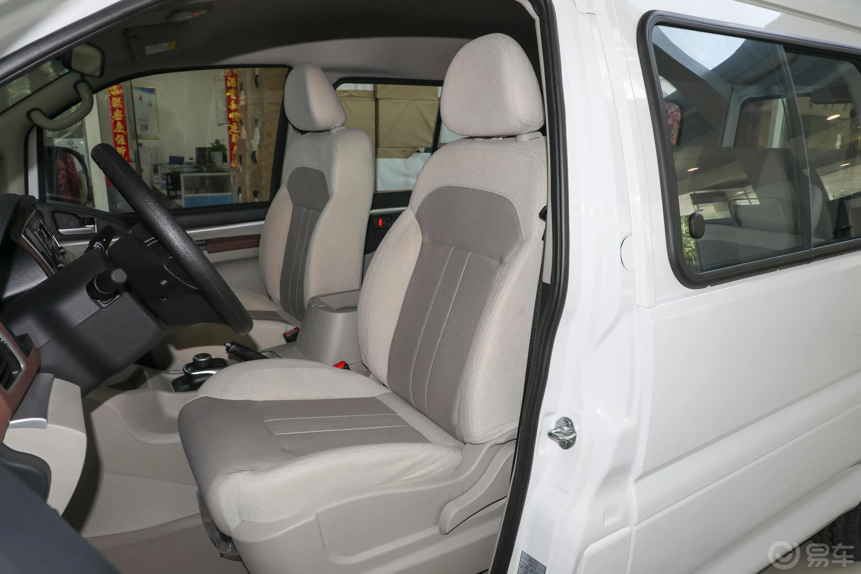 菱智M5 EV长航版 舒适型 7座驾驶员座椅