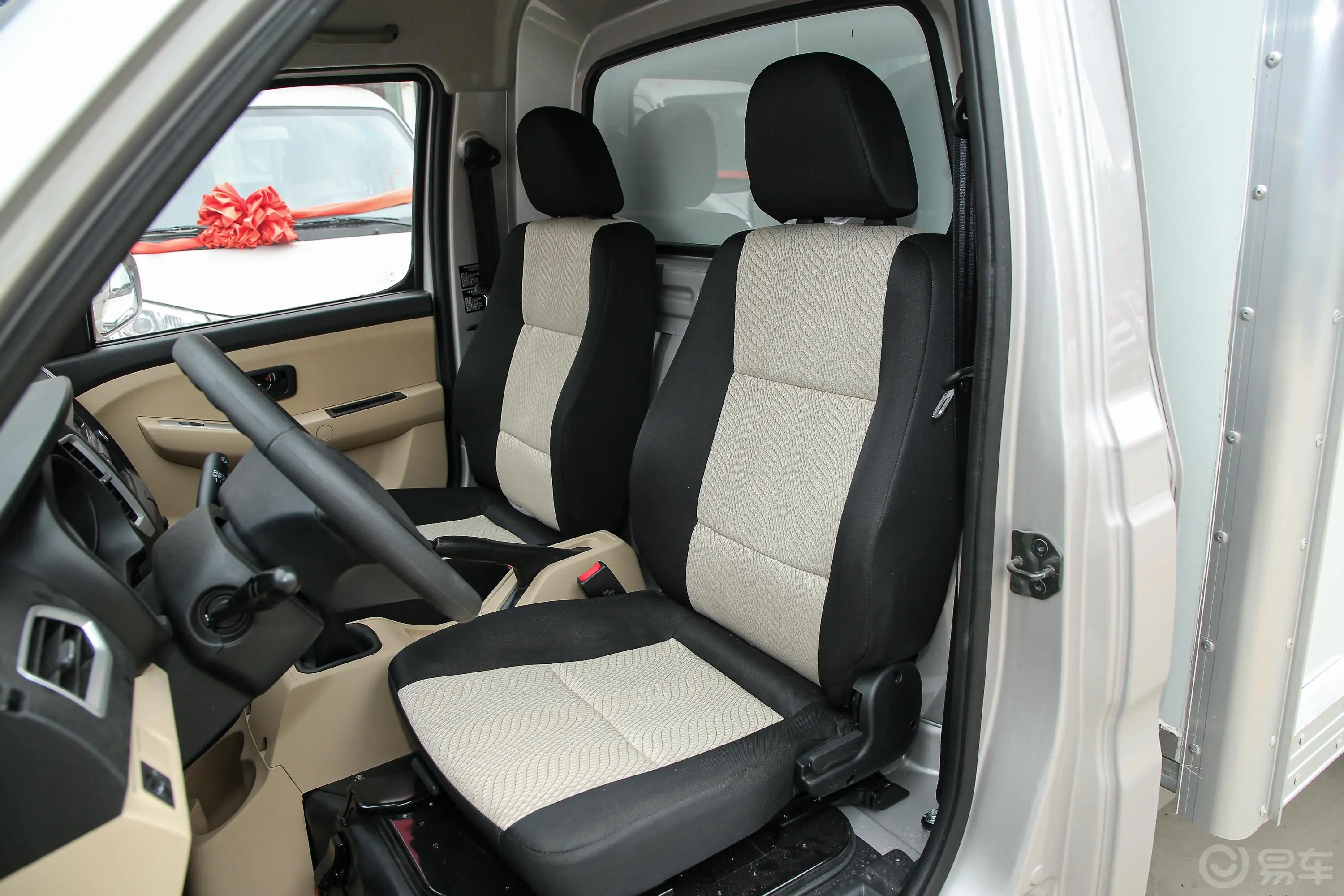 新豹T3厢式运输车N1 1.5L 单排单后轮 标准版（4.75米） SC5031XXYTMD61 汽油 国VI驾驶员座椅