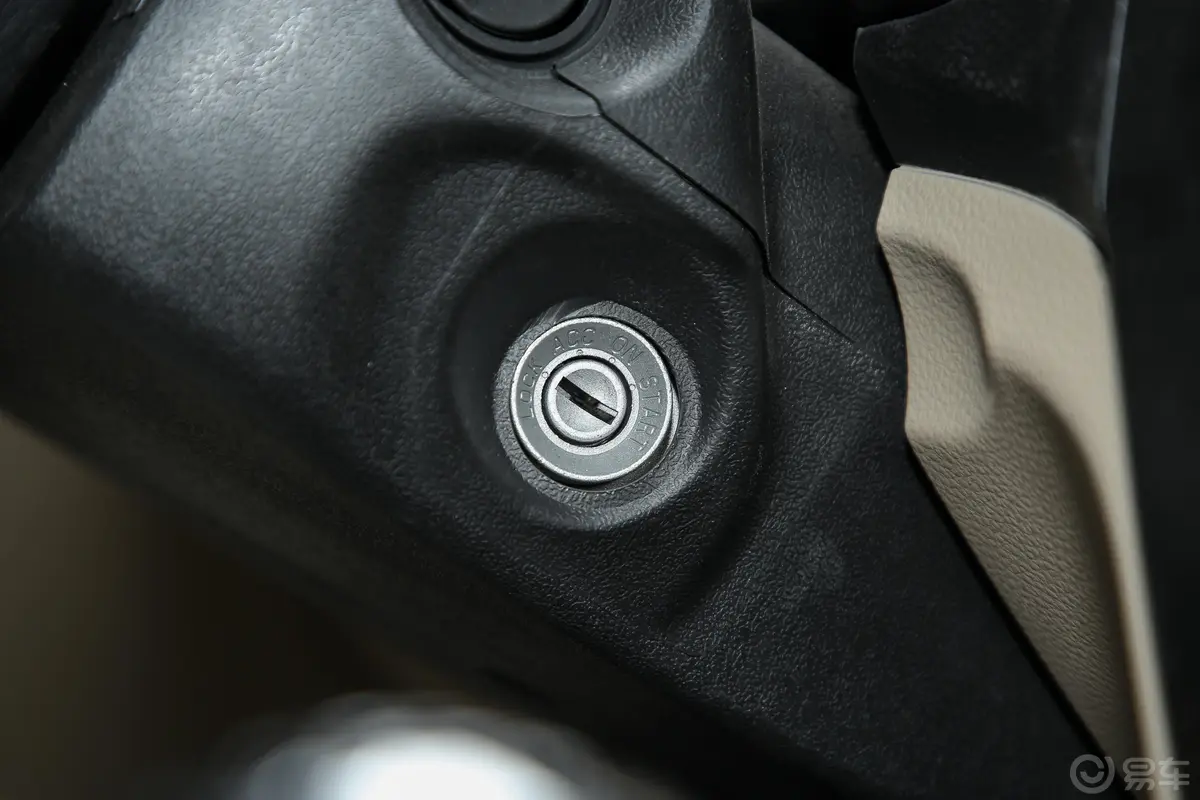 新豹T3厢式运输车N1 1.5L 单排单后轮 标准版（4.75米） SC5031XXYTMD61 汽油 国VI钥匙孔或一键启动按键