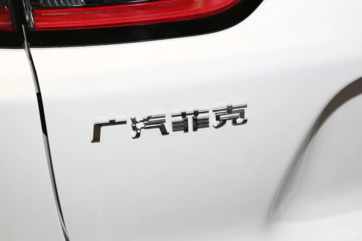 自由光2.0L 两驱 安全升级版外观