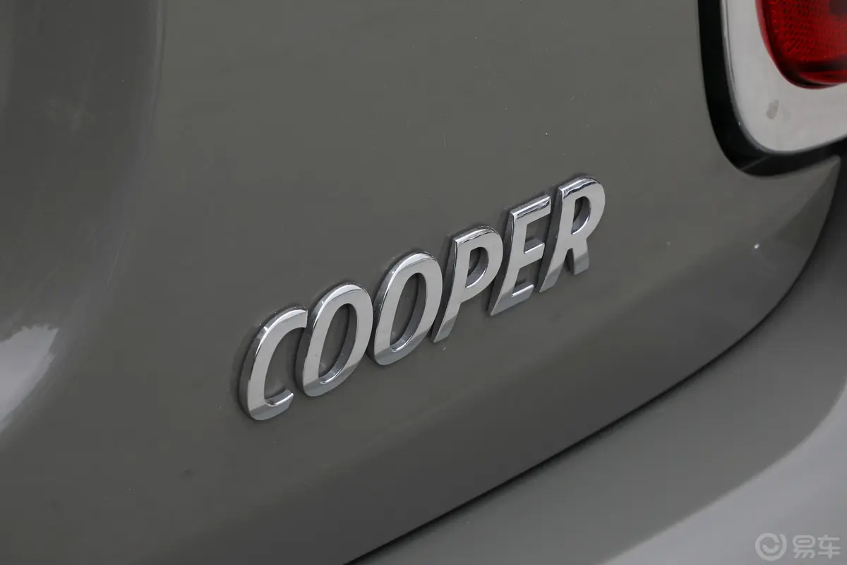 MINI2.0T COOPER S 艺术家 五门版外观