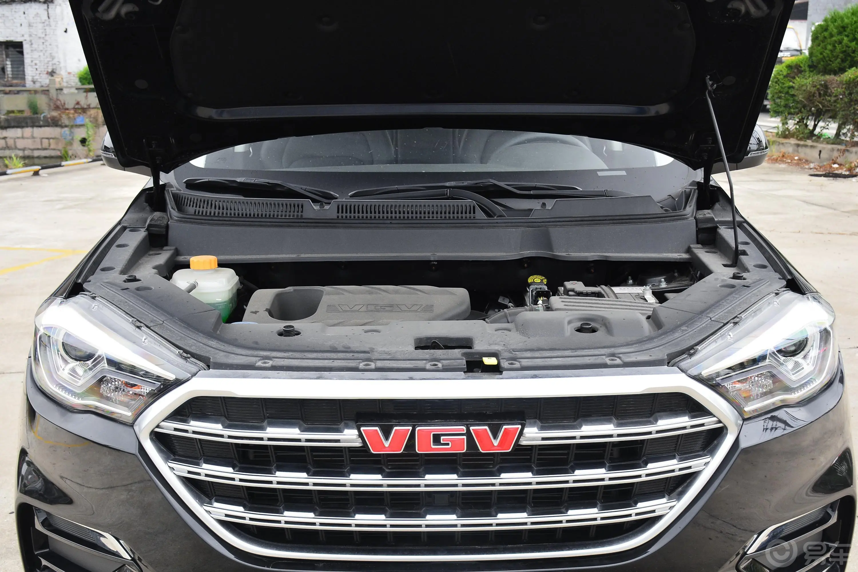 VGV U70改款 1.5T 手动 精英版发动机舱整体