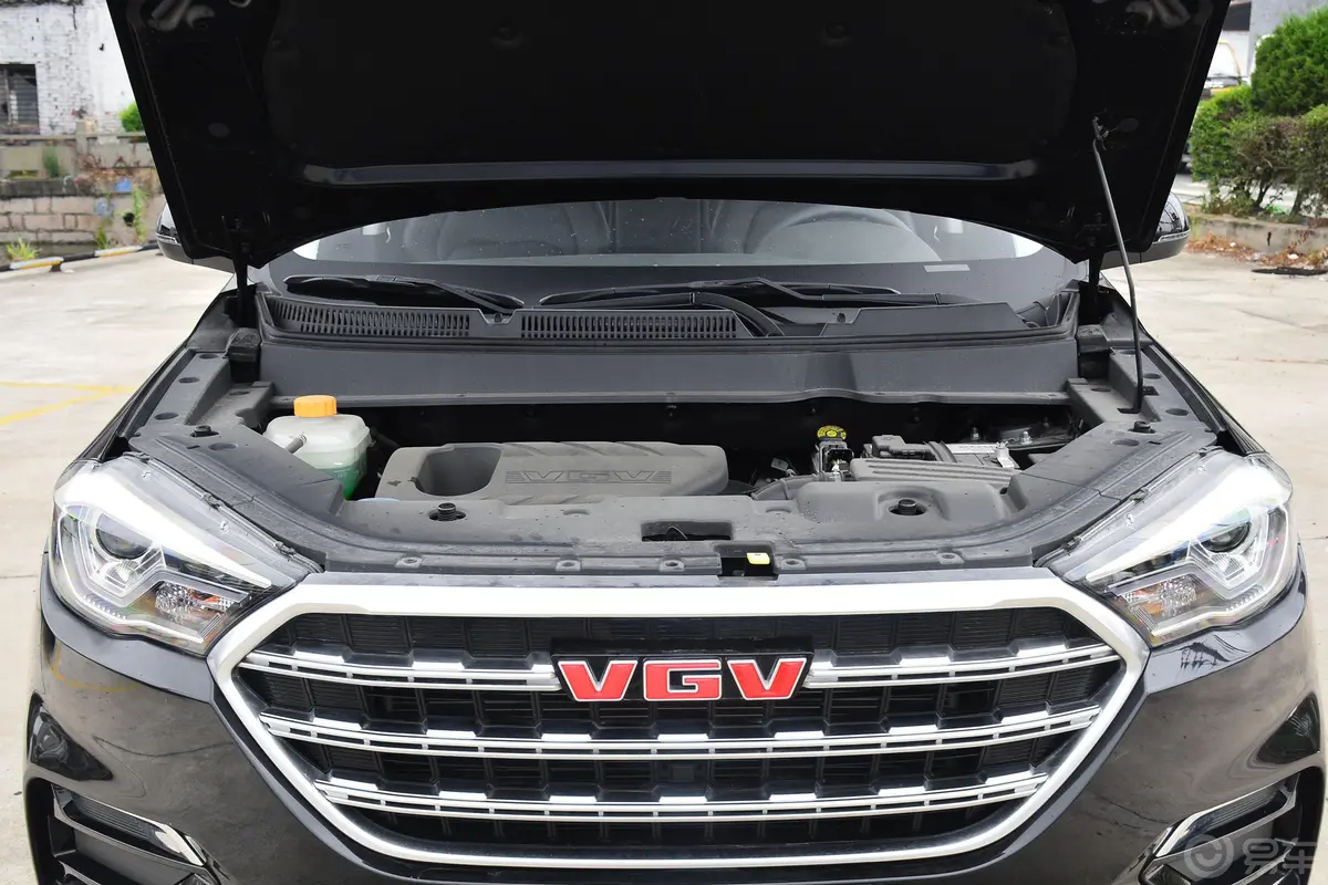 VGV U70改款 1.5T 手动 精英版发动机舱整体