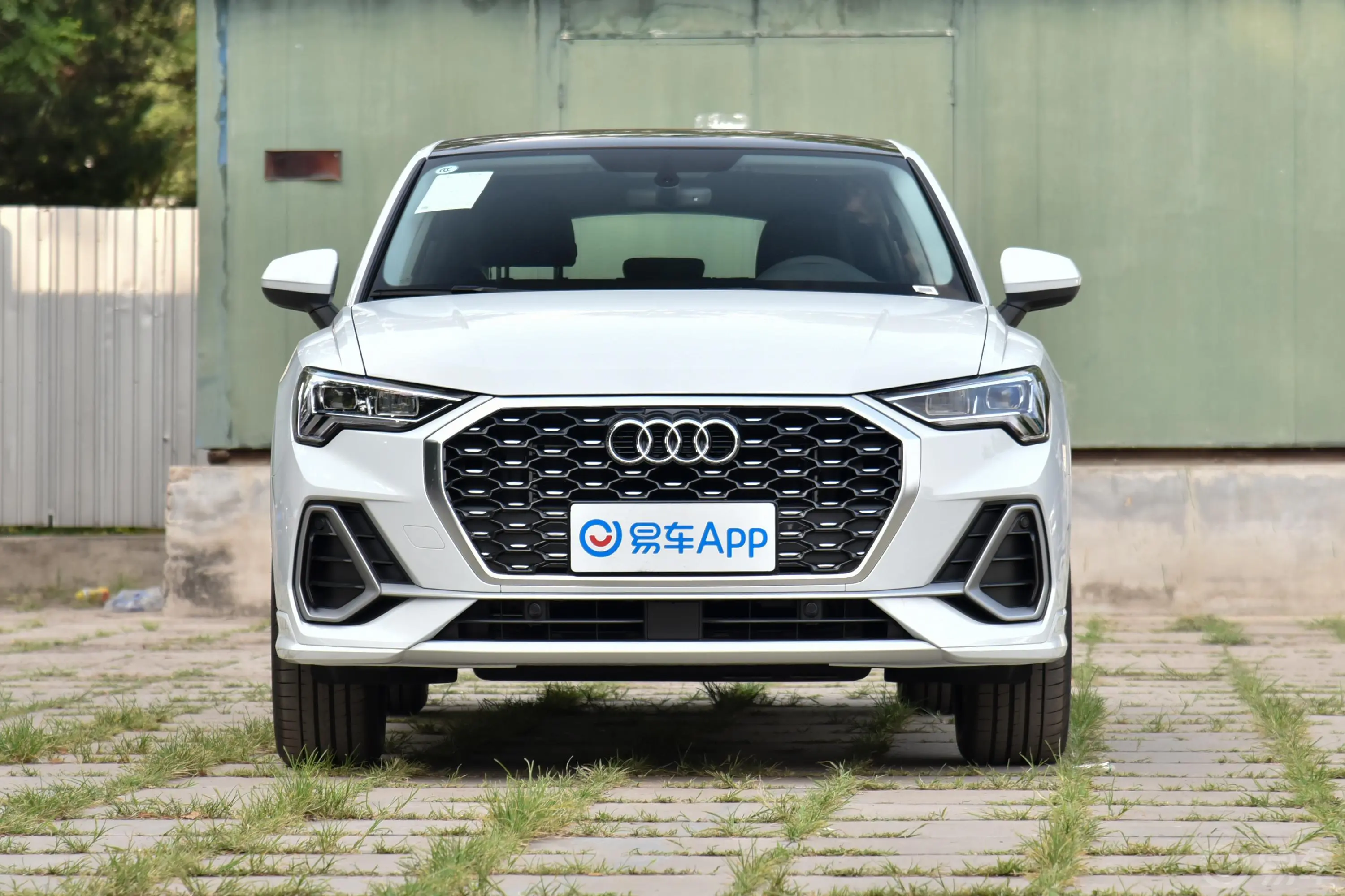 奥迪Q3 Sportback40 TFSI 时尚型正前水平