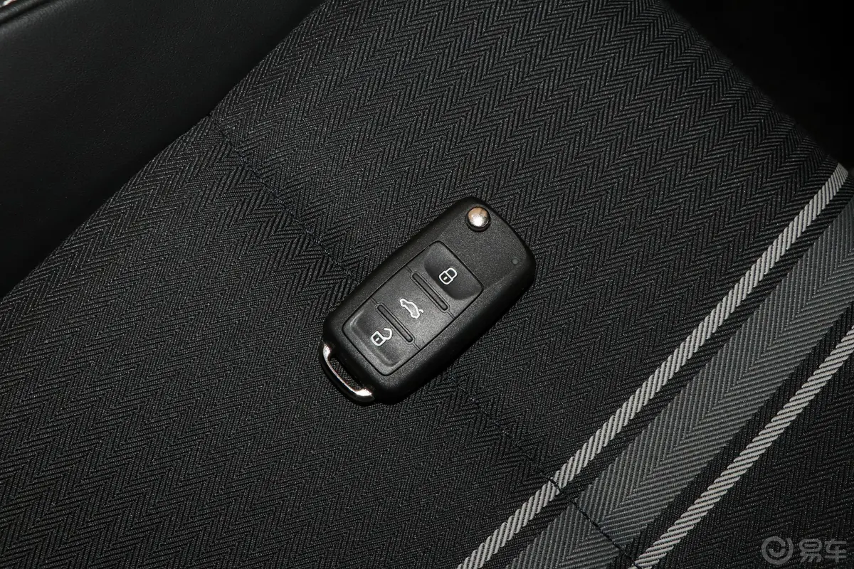 柯米克改款 GT 1.5L 手自一体 舒适版钥匙正面