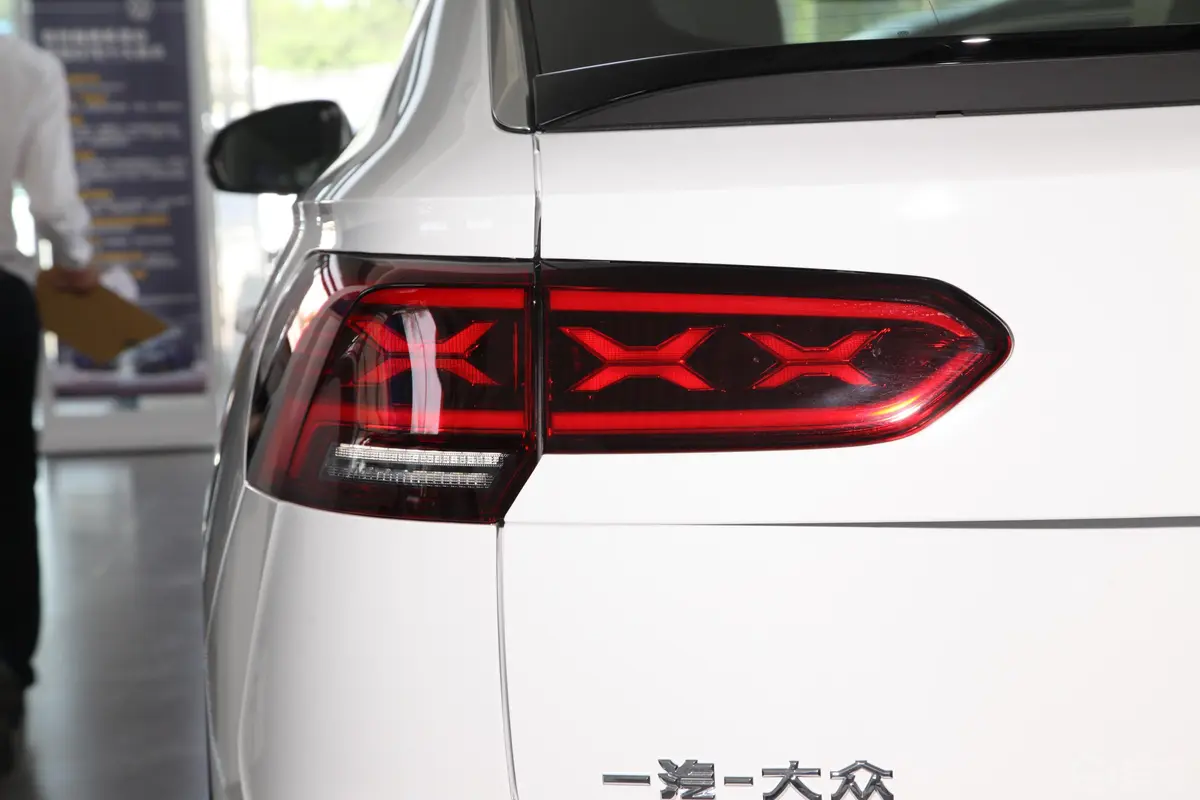 探岳X330TSI 两驱 尊贵智联版外观