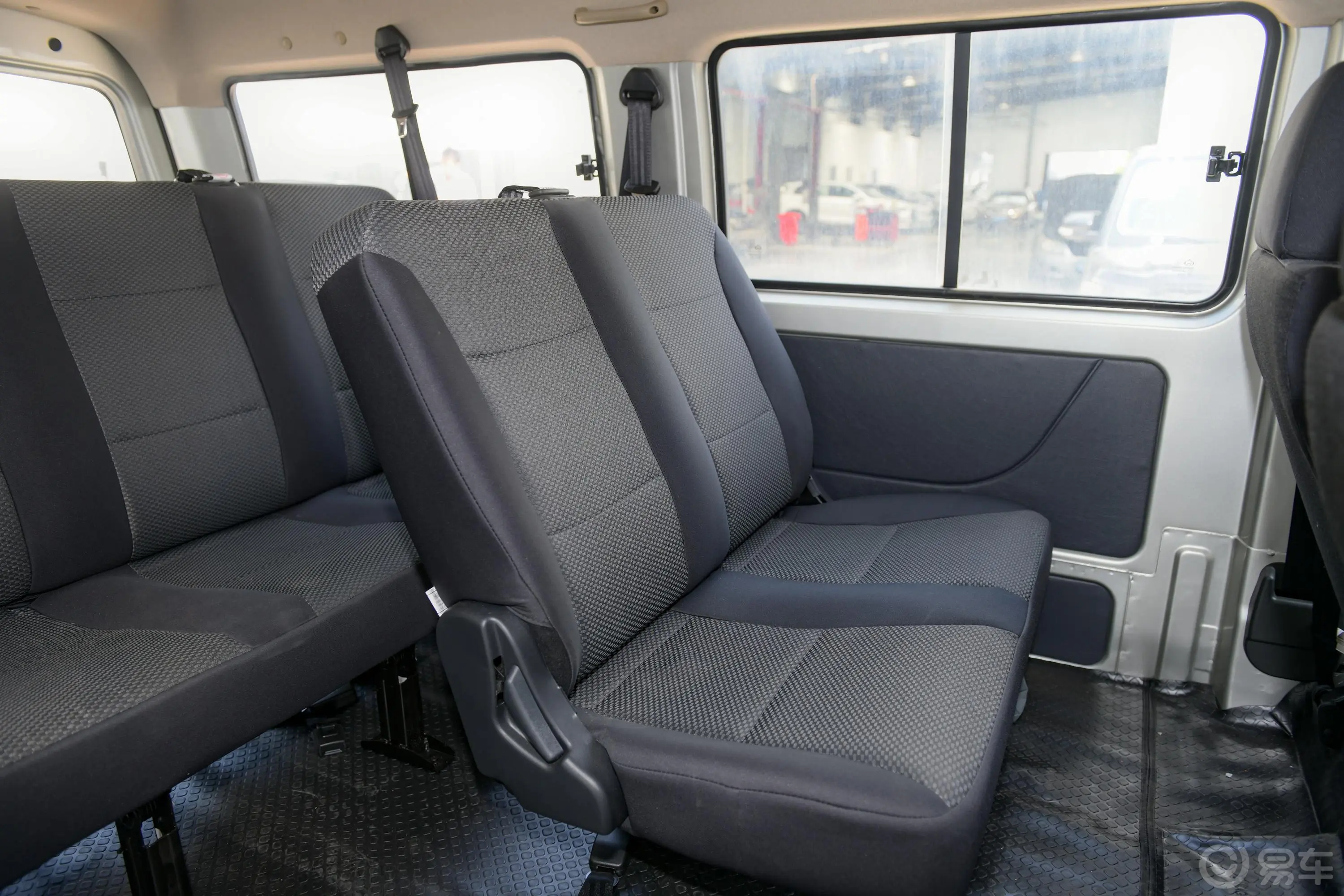 长安之星9客车 1.5L 手动 基本版 7座 国VI后排座椅