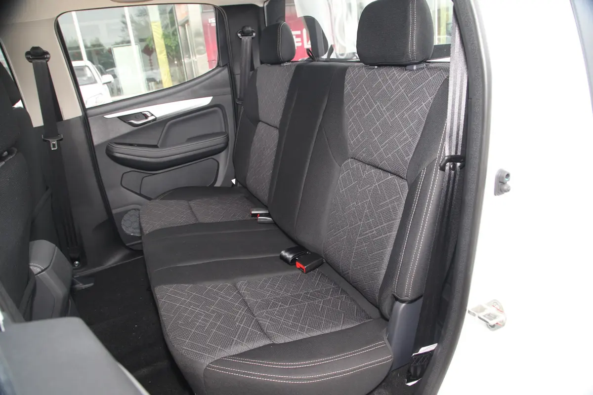 瑞迈S改款 加长版 2.5T 手动两驱领航版 柴油 国VI后排座椅