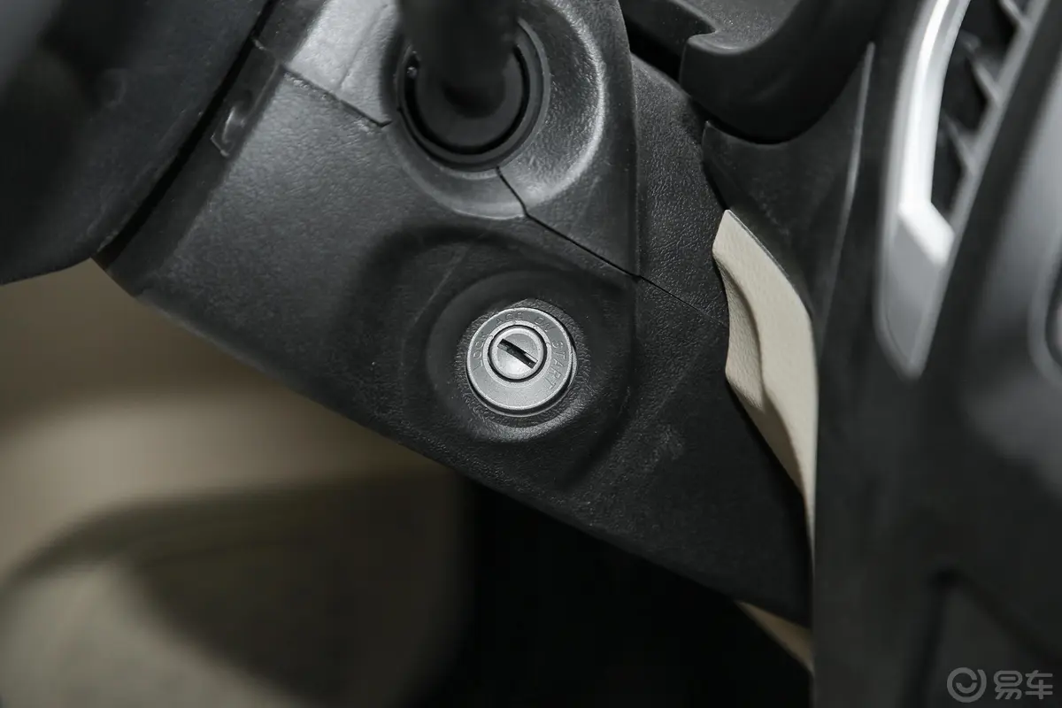 新豹T3厢式运输车N1 1.5L 单排单后轮 标准版（4.75米） SC5031XXYTMD6A1 汽油 国VI钥匙孔或一键启动按键