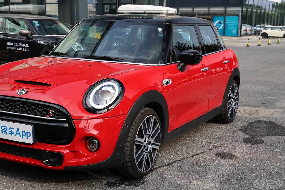 MINI2.0T COOPER S 艺术家 五门版外观