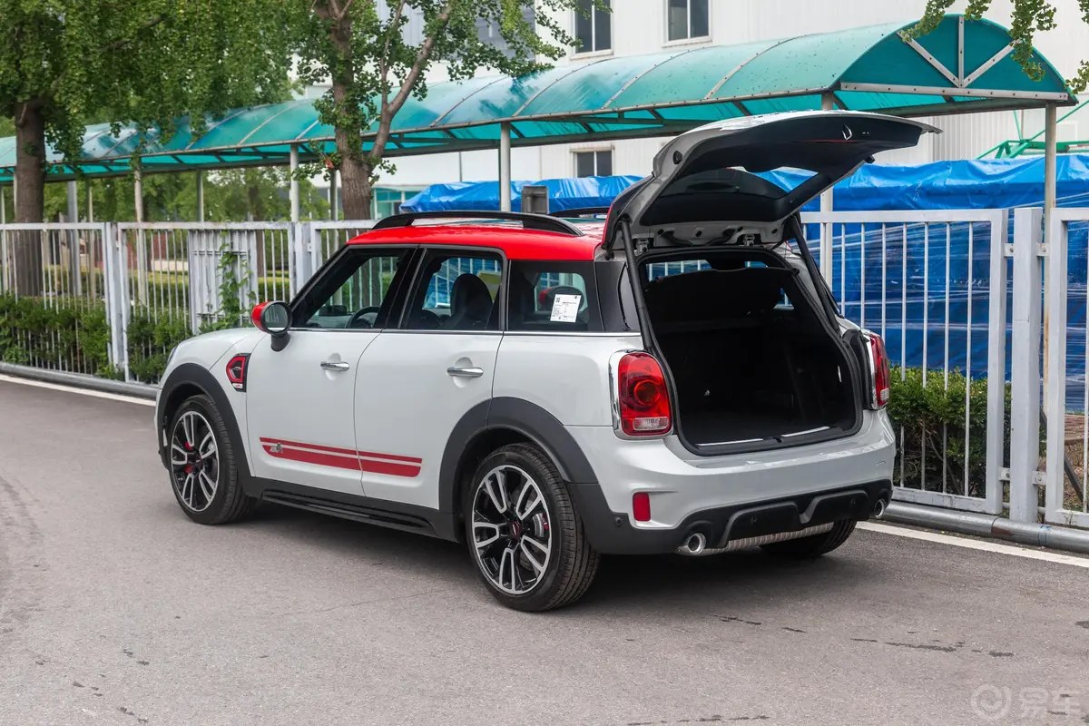 MINI JCW COUNTRYMAN2.0T ALL-IN空间