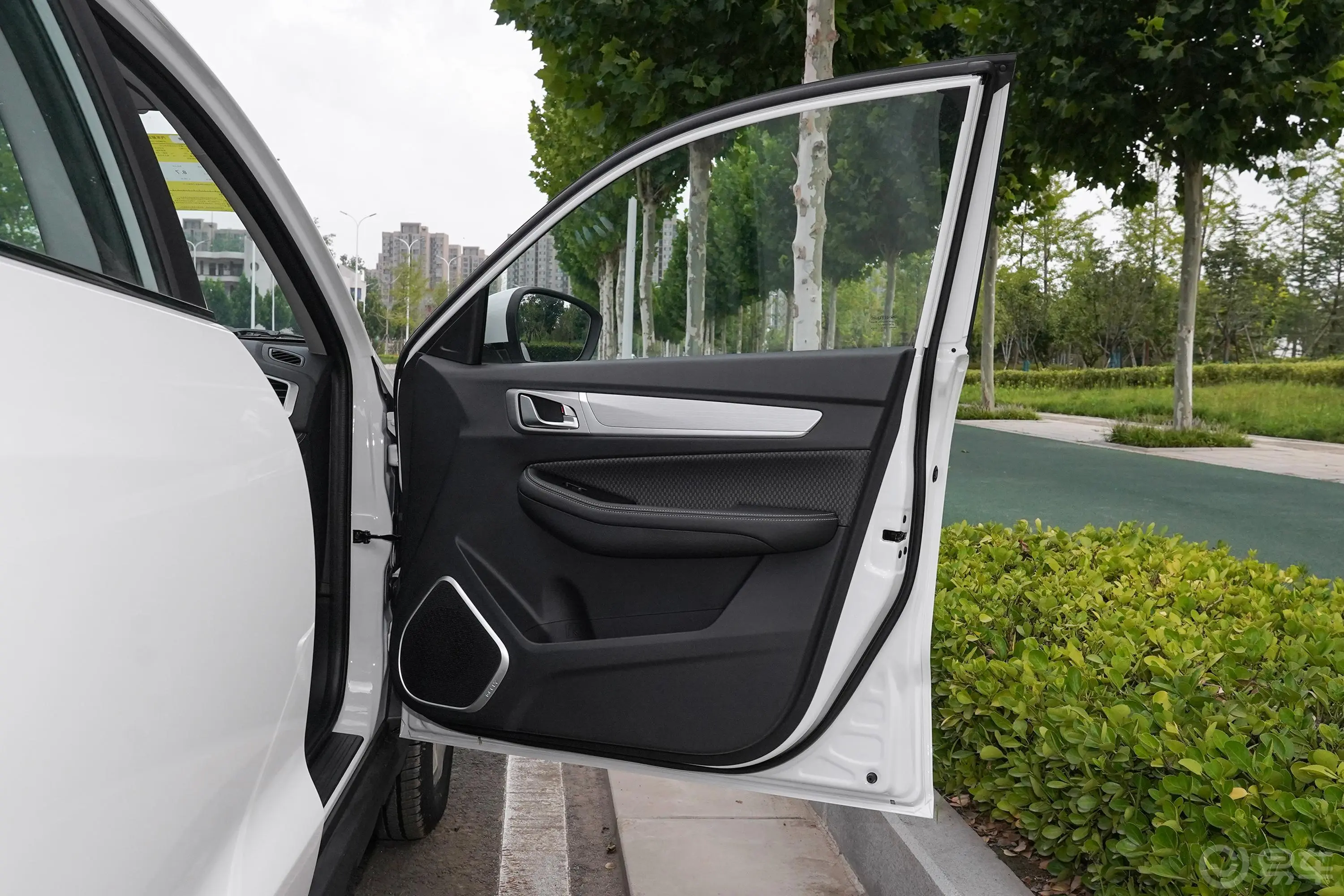 远景X61.4T 手动 舒适型副驾驶员车门