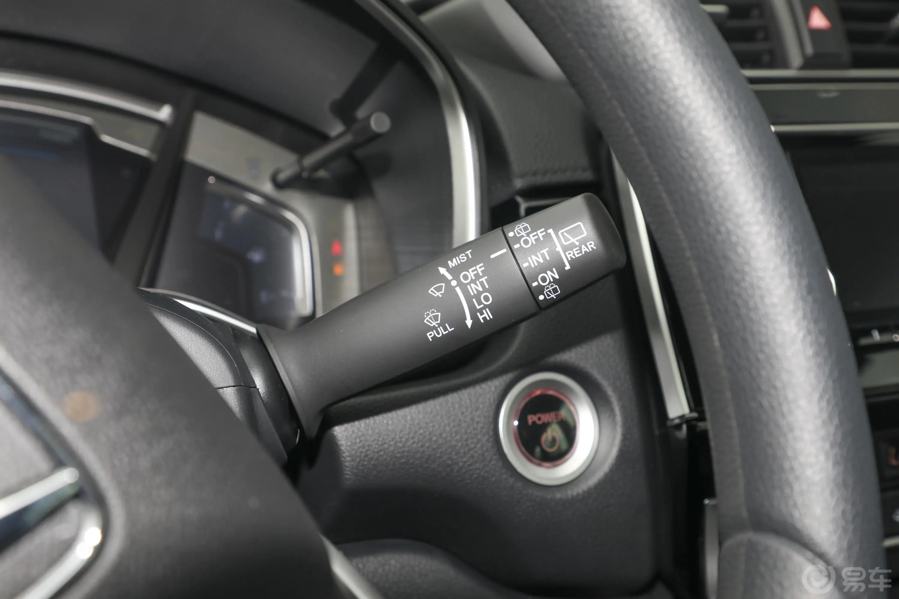 本田CR-V锐·混动 2.0L 两驱 净行版主驾驶位