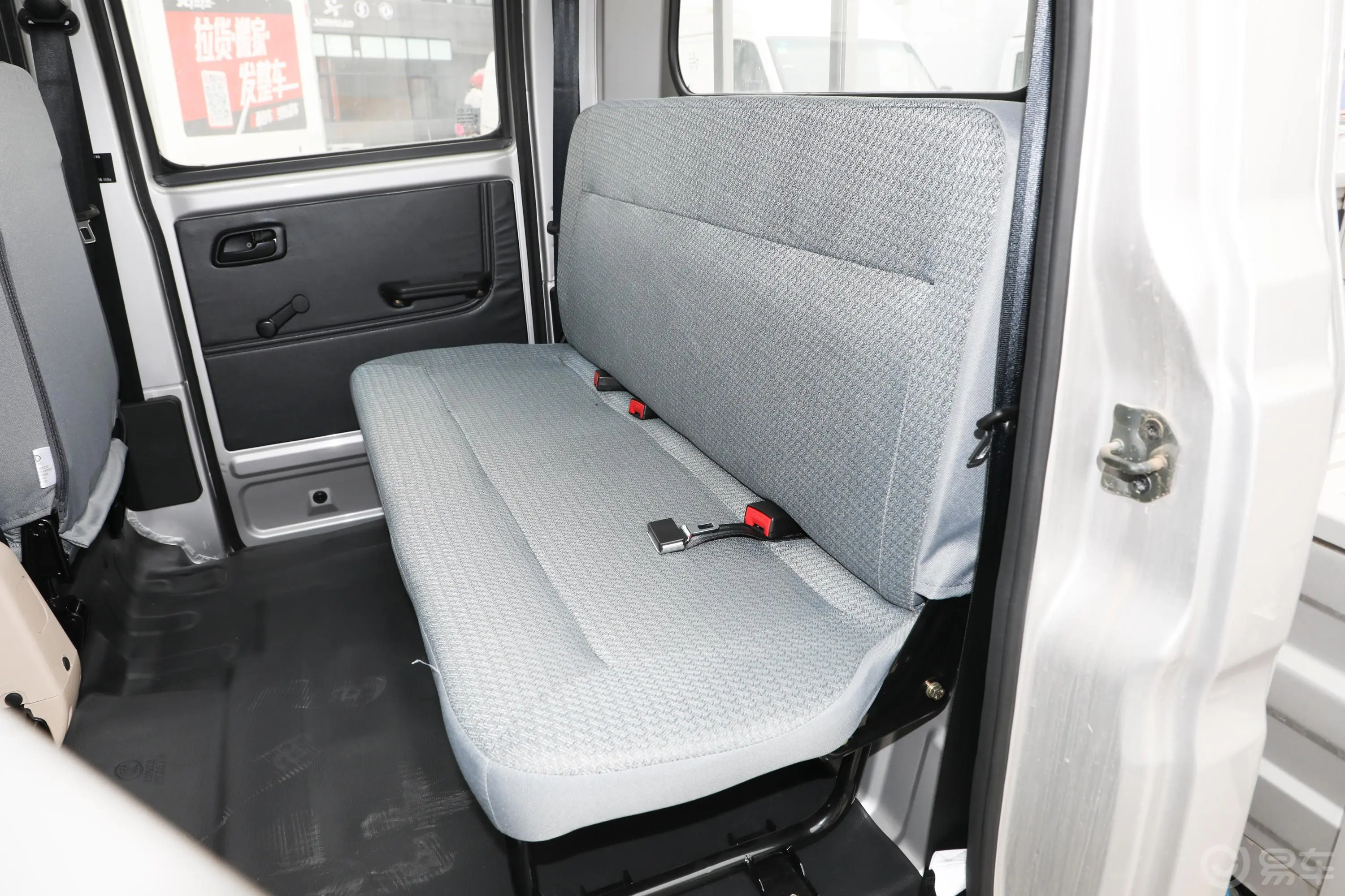 新豹T5载货汽车N1 1.6L 双排双后轮 标准版(5.48米长)SC1031NAS62CNG 天然气 国Ⅵ后排座椅