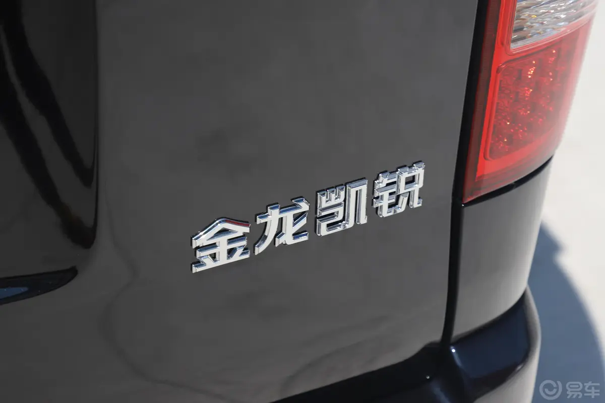 凯锐浩克2.0L 手动 高顶舒适型 10座 国VI外观