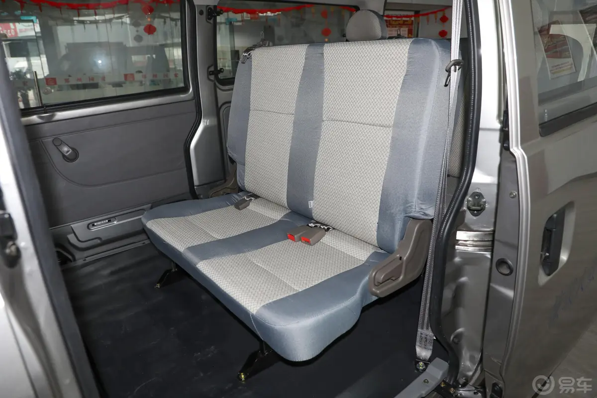 长安V3多用途乘用车M1 1.2L 舒适版(4.04米长)SC6400LQ6A2 汽油 7座 国VI后排座椅