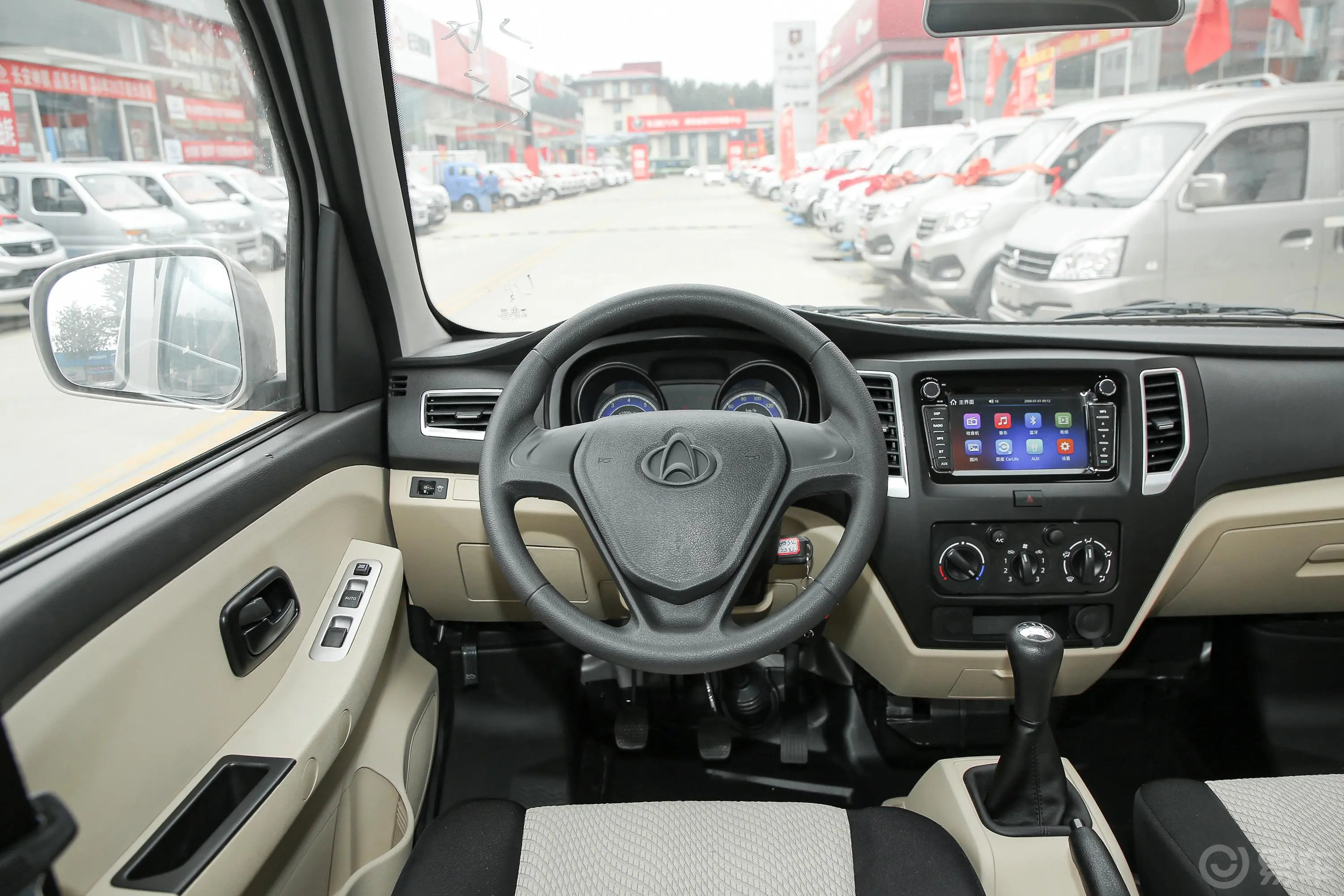 新豹T3载货汽车N1 1.2L 双排单后轮 舒适版(5.285米)SC1031TFS6B1 汽油 国Ⅵ驾驶位区域