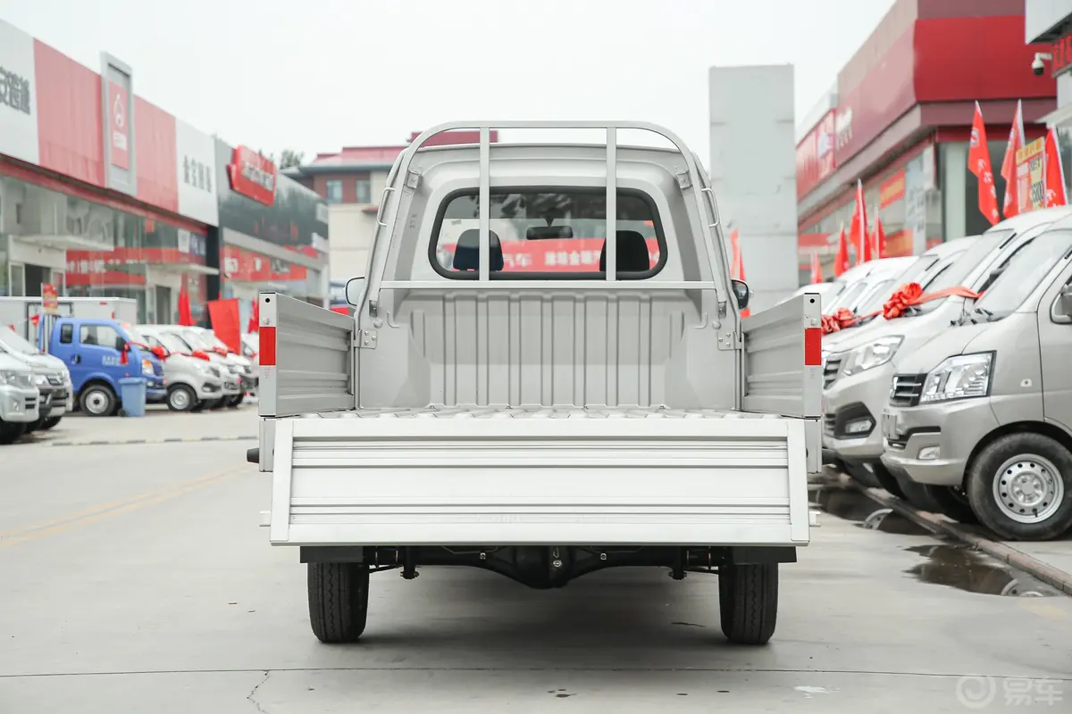 新豹T3载货汽车N1 1.2L 双排单后轮 舒适版(5.285米)SC1031TFS6B1 汽油 国Ⅵ空间