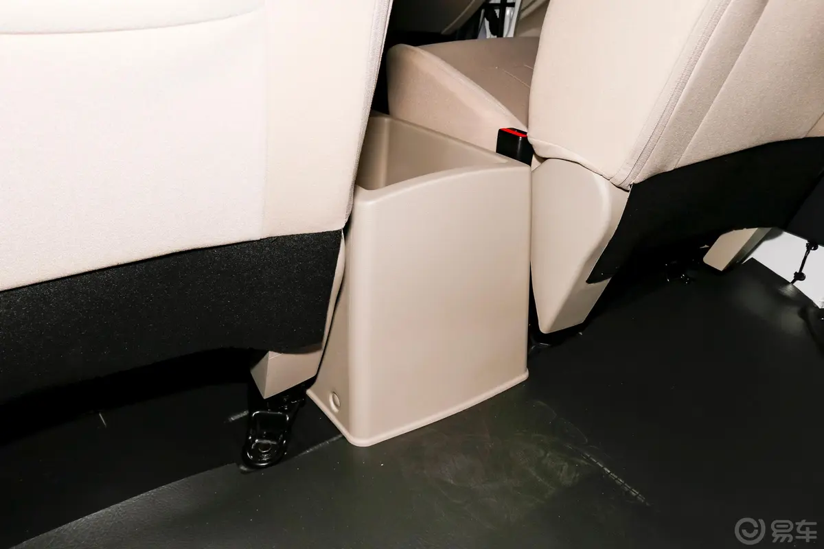 菱智M5 EV长航版 舒适型 5座空间