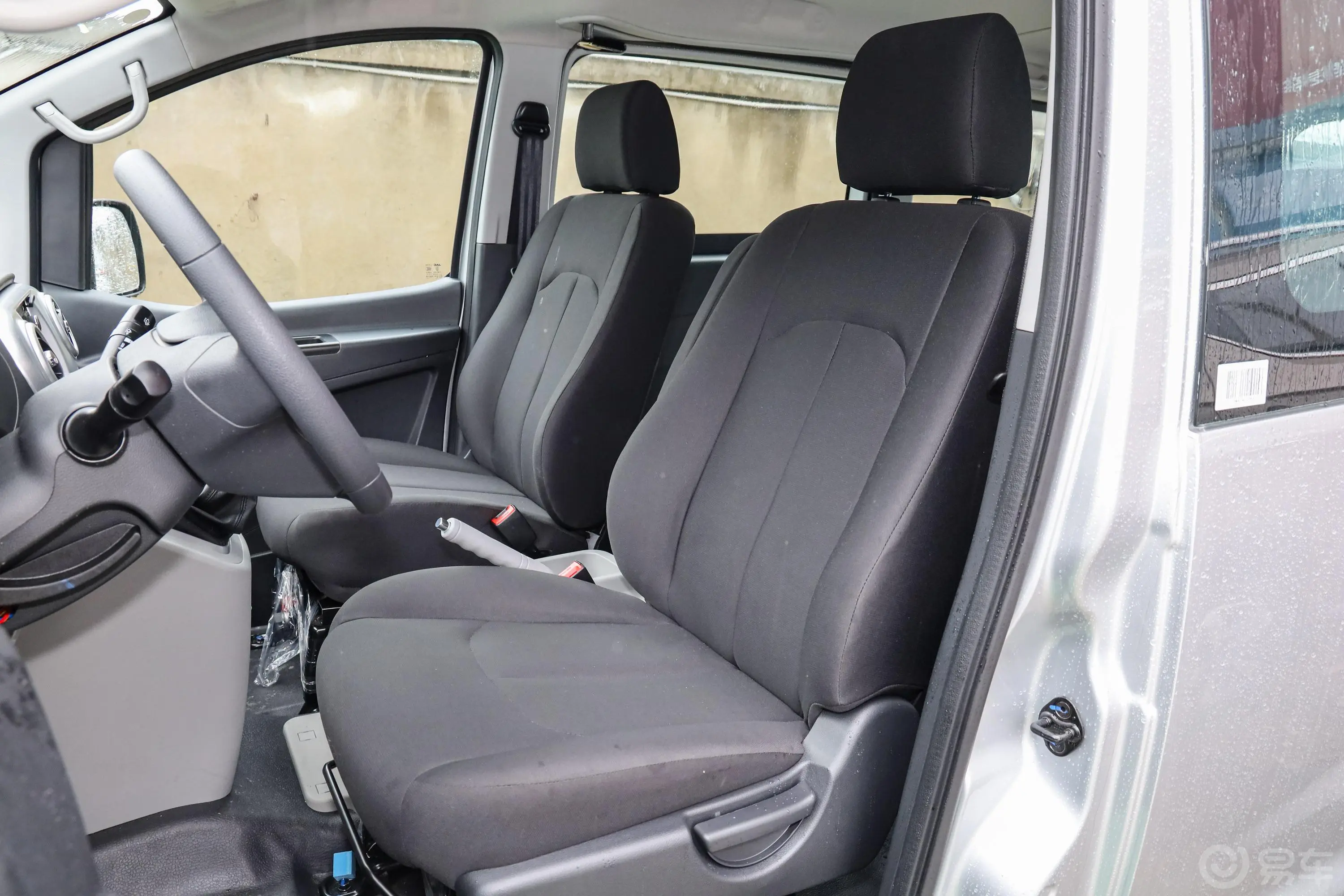 瑞风M3PLUS  创客版 1.8L 豪华型 7座 国VI驾驶员座椅