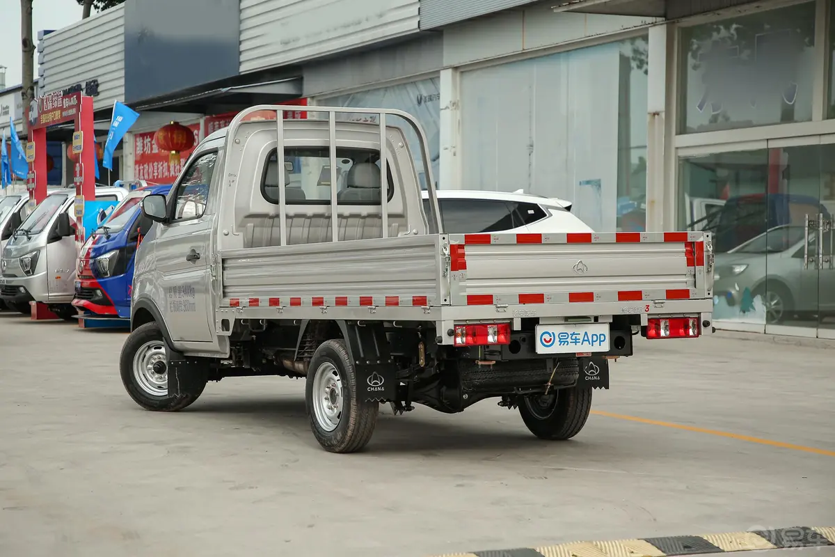 新豹T5载货汽车N1 1.5L 单排单后轮 标准版(5.3米长)SC1031NGD62 汽油 国Ⅵ侧后45度车头向左水平